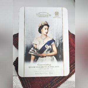 Walkers Queen Elizabeth II 1926-2022 Limited Edition Shortbread Tin Royal (C36)